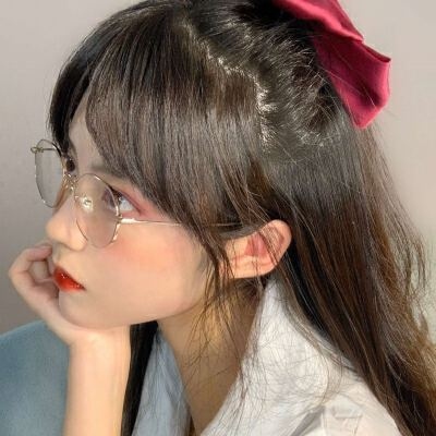 超火的女生真人微信头像合集 20张高清图分享