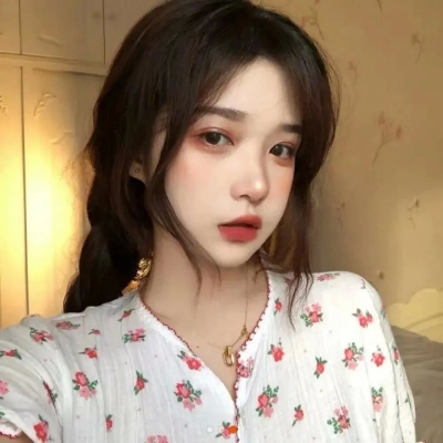 当下超火的真人可爱女生头像 共16张