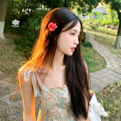 当下超火的真人女生QQ唯美头像 15张合集