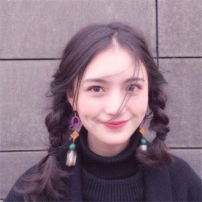 爆火的简约气质女生微信头像，一共10张