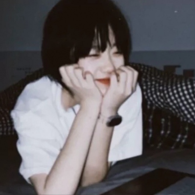 18张小众复古胶片风女生头像合集 适合当头像的复古感美图都在这