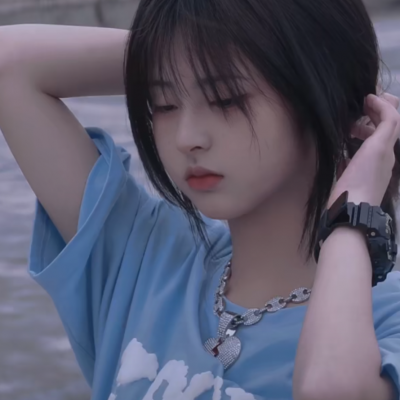 6张带微丧感的干净女生真人头像合集