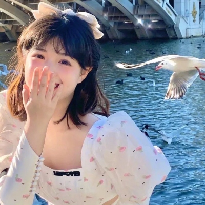 14张质感拉满的清新文艺女生头像，快存来当头像