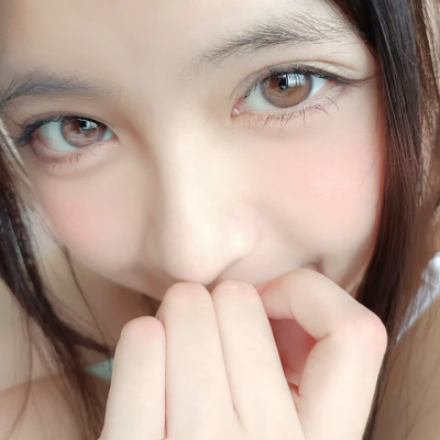 超火的潮流女生真人头像合集 共12张