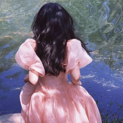 20张真人女生潮图头像合集 网感拉满的日常头像素材