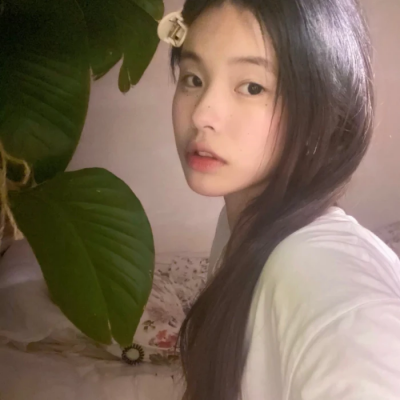 14张氛围感拉满的ins风真实女生头像合集