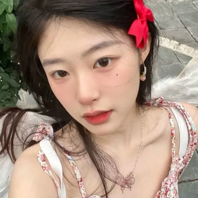 超火的真人女生个性头像，高清无水印共14张