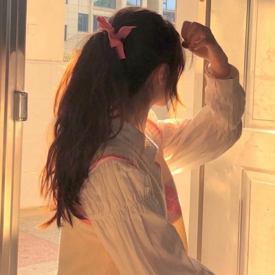 新版18岁左右真人女生头像 共17张可自取