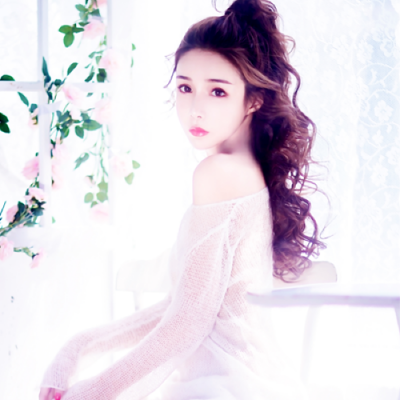 最新女生微信头像合集 一共12张高清美女头像