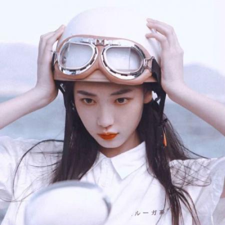 超好看的微信御姐头像 一共12张高清图