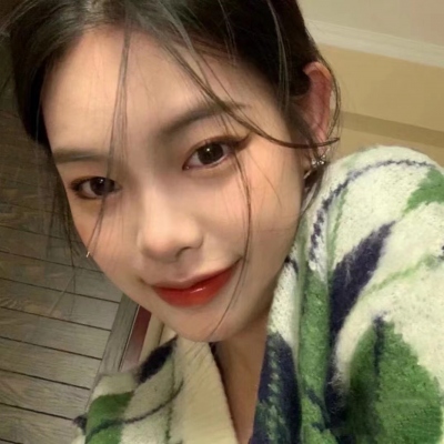 超火的女生正脸真人头像 共9张