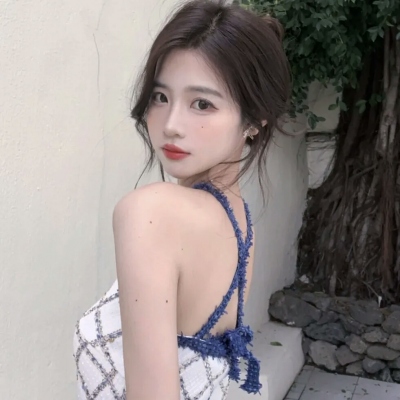 14张高清ins风女生真人微信头像 好看又清晰