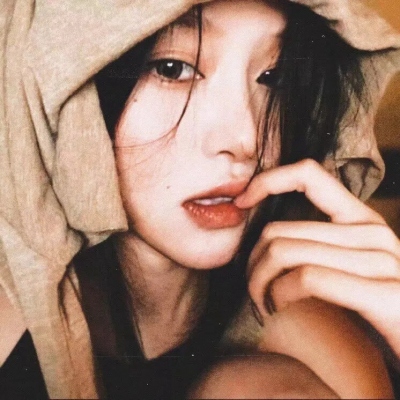 女生ins风小众真人头像合集来了！共18张不撞款的个性女头