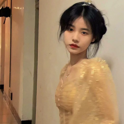 ins氛围感拉满的真人女生头像（16张）