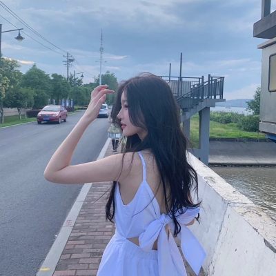 超火的霸气女生真人头像 9张合集