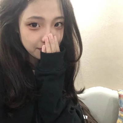 10张真人小姐姐生活照 适合当微信头像的合集来了