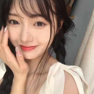 9张好看的女生真人头像合集 直接存就能用