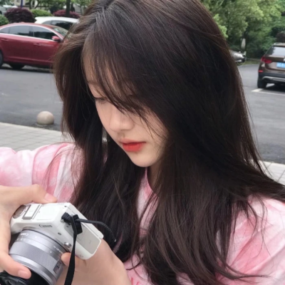 8月超适合用的清新干净女生头像，一共19张