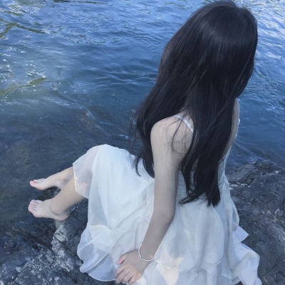 16张氛围感拉满！干净气质海边真人女生头像合集