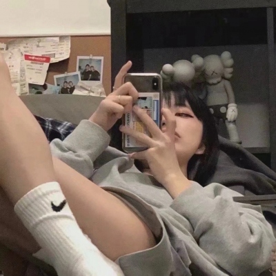 10张真人小姐姐生活照 适合当微信头像的合集来了