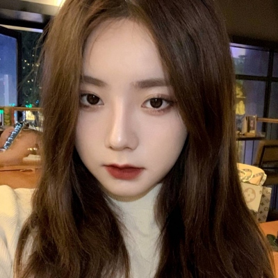 超火的女生真人微信头像 20张合集