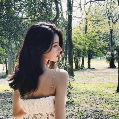 11张真人高冷女生头像合集 氛围感拉满