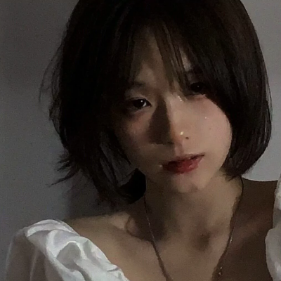 11张质感拉满的真人伤感女生头像