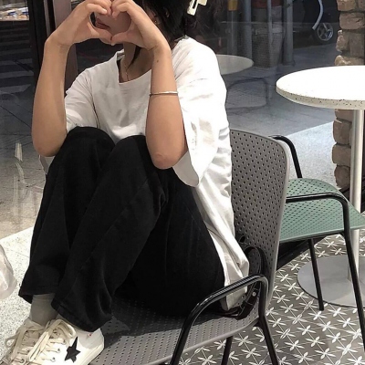 19张超好看的ins风不露脸真人女生头像合集
