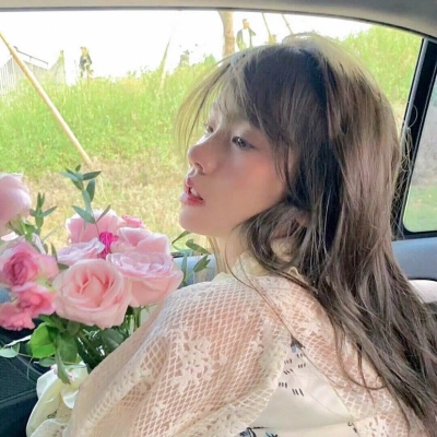 当下超火的真人女生QQ唯美头像 15张合集