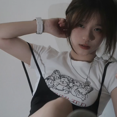 新款好看的微信女生真人头像合集来啦，共12张