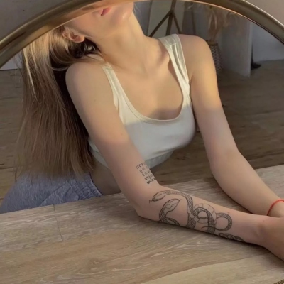 7张超有气质的真人女生头像合集