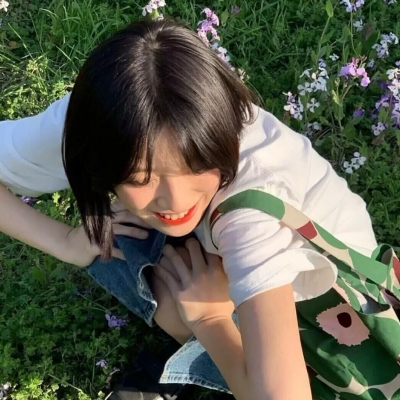 热门真人女生头像合集 19张高清图分享