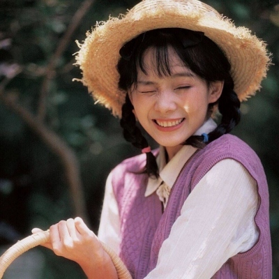 12张质感拉满的真人女生头像 小众又高级