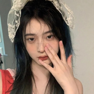 ins风超美女生正脸头像合集（10张）