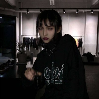 超拽酷感女生头像合集 10张高清无水印