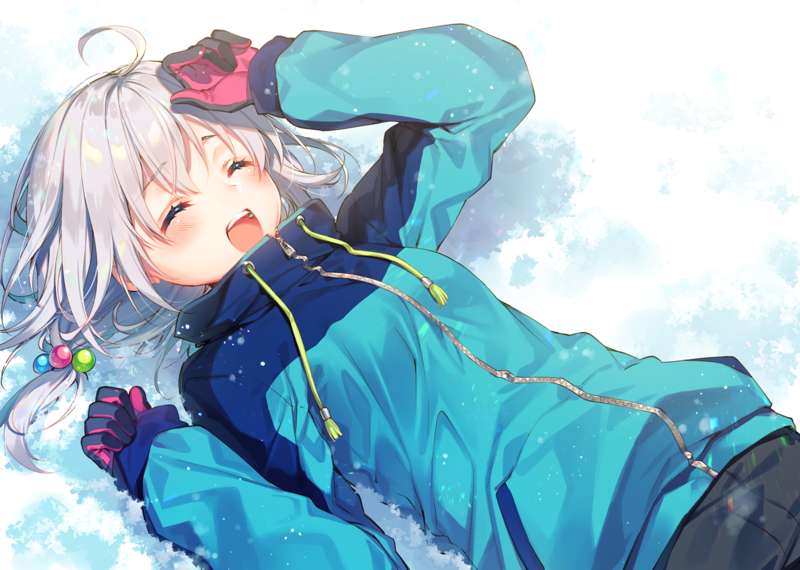 银发少女雪中持枪的绝美壁纸合集