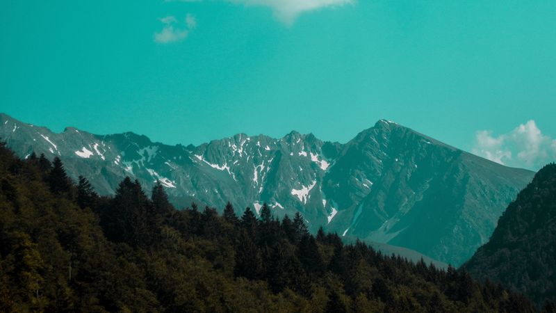 法国拉莫尔特山区云海4K壁纸