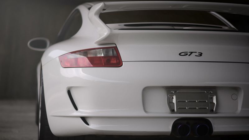 绝美白 Porsche 跑车壁纸合集 这波回头杀太绝了