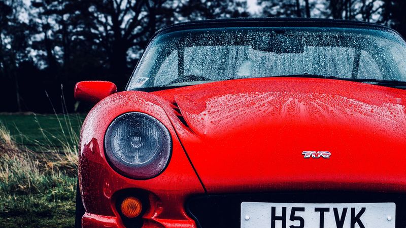 红色跑车湿身前脸高清壁纸合集