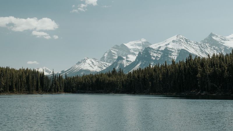 绝美的山湖林景4K高清壁纸