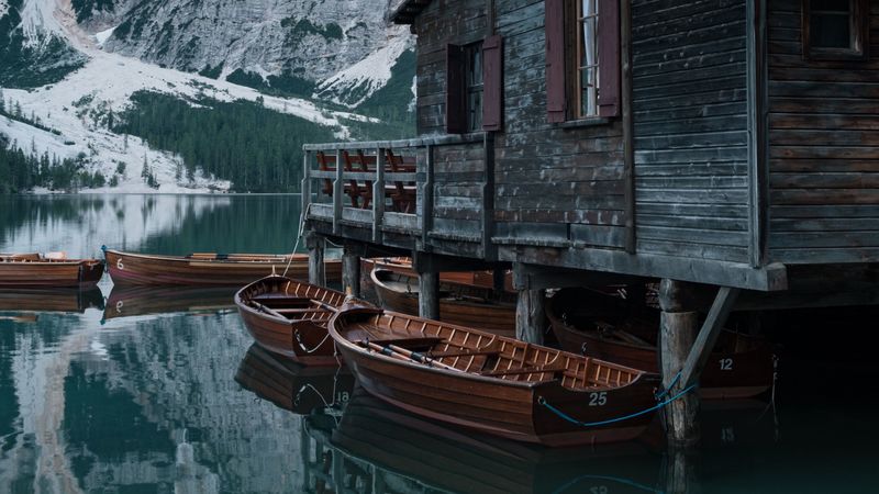 湖畔山居船影壁纸合集