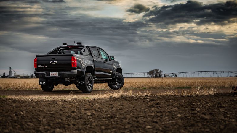 SUV车灯绝美4K壁纸