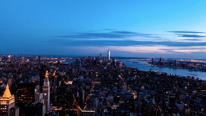 绝美城市天际线夜景 4K壁纸