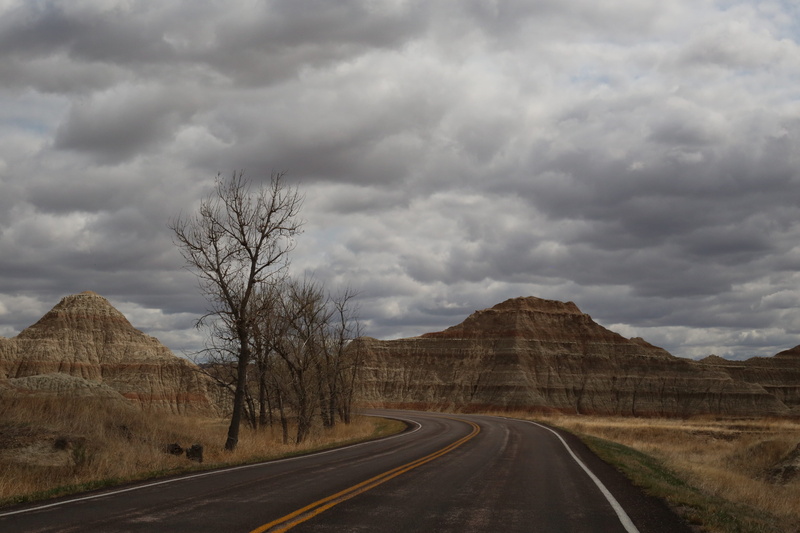 美国山地风景壁纸 公路山丘氛围感拉满