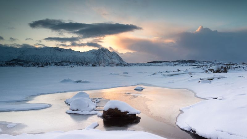 绝美的冬日湖山冰景壁纸合集