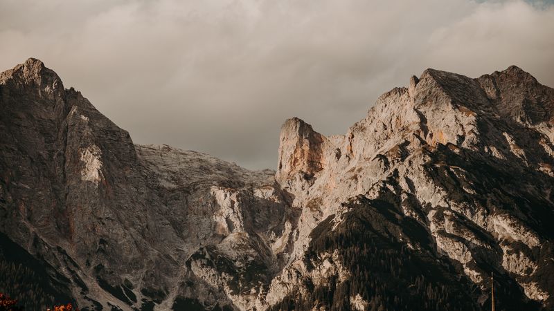 绝美的山地岩石森林坡地4K壁纸合集