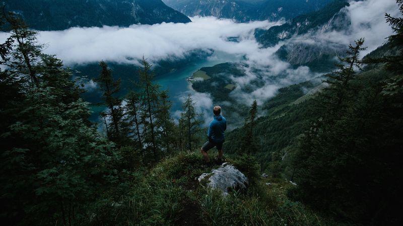 徒步山野追云景 4K高清壁纸合集
