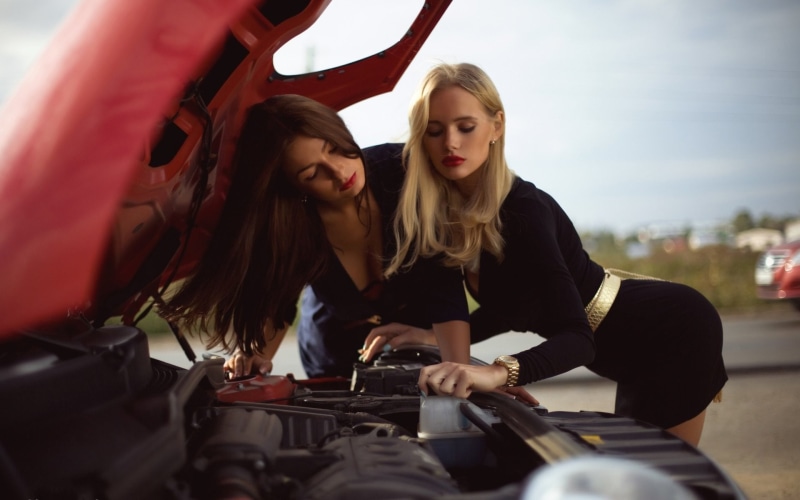 美女户外日常高清壁纸