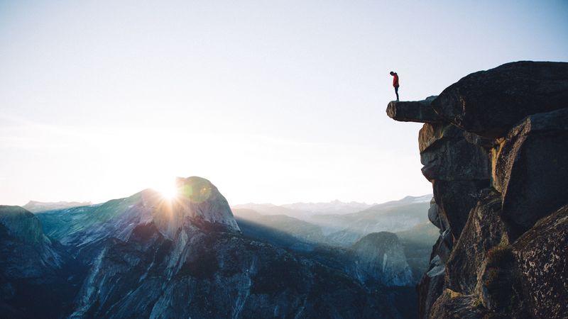 绝绝子！4K悬崖山脉壁纸合集直接封神