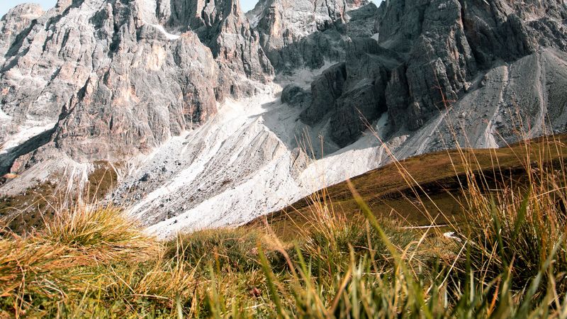 绝美山野草坪4K壁纸合集